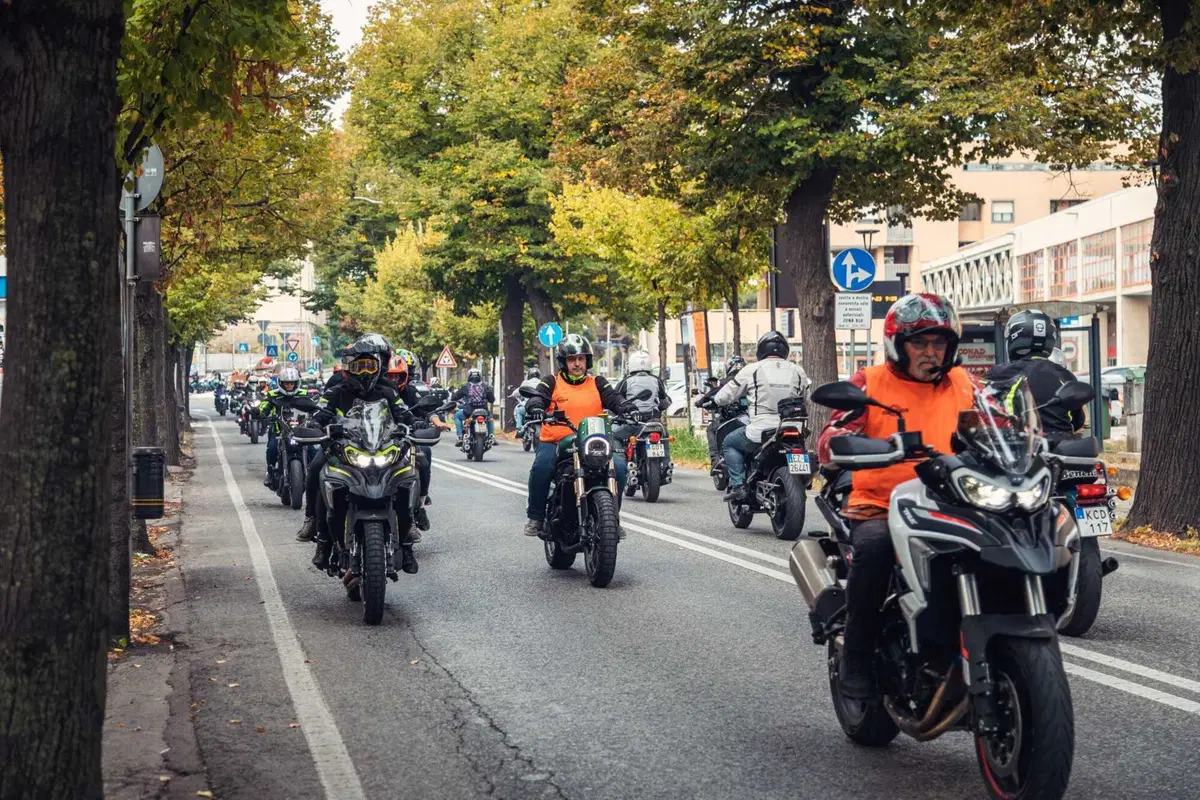 Benelli Week 2025 a Pesaro: una settimana in sella alla leggenda di Mike “The Bike” Hailwood (4)