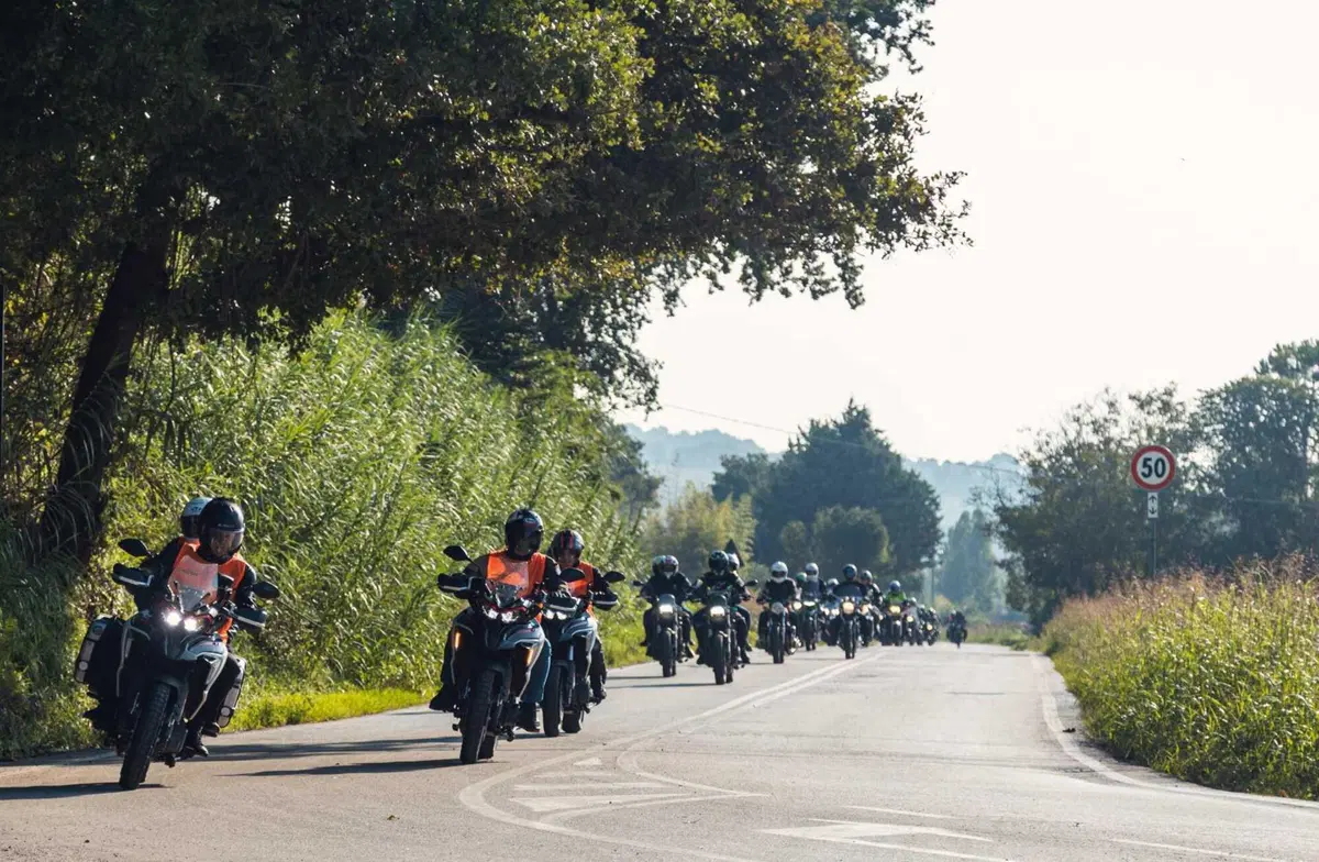 Benelli Week 2025 a Pesaro: una settimana in sella alla leggenda di Mike “The Bike” Hailwood (6)