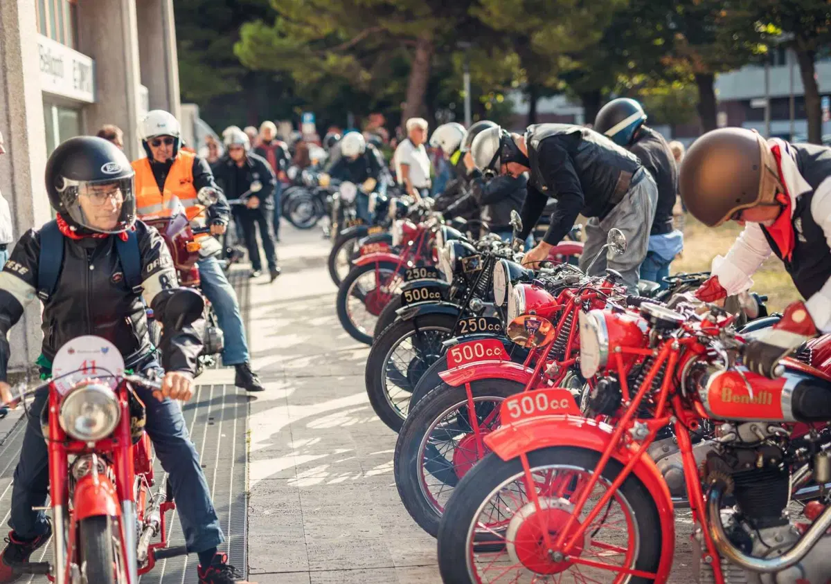 Benelli Week 2025 a Pesaro: una settimana in sella alla leggenda di Mike “The Bike” Hailwood (8)