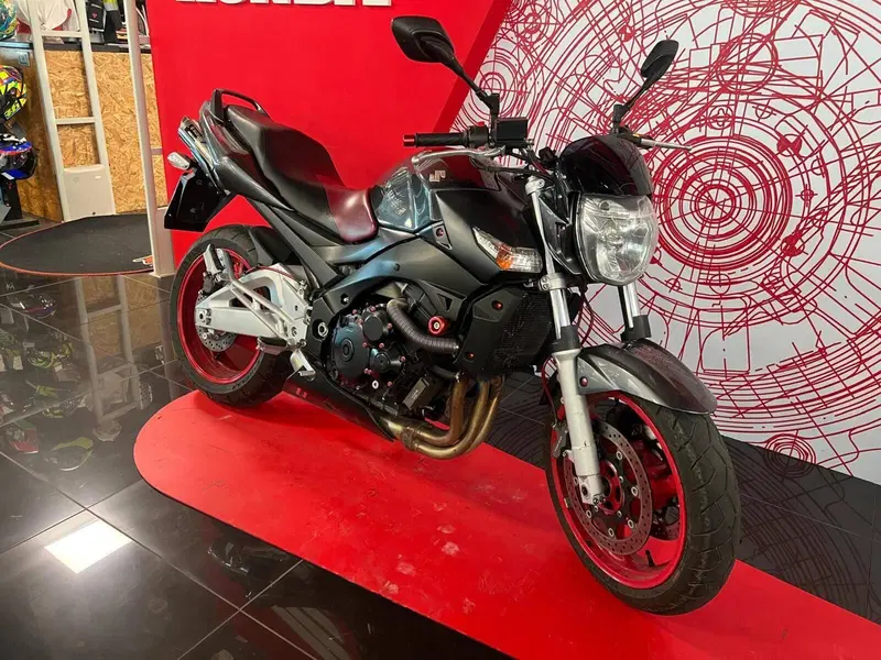 Suzuki GSR 600 (2006 - 11) (2)