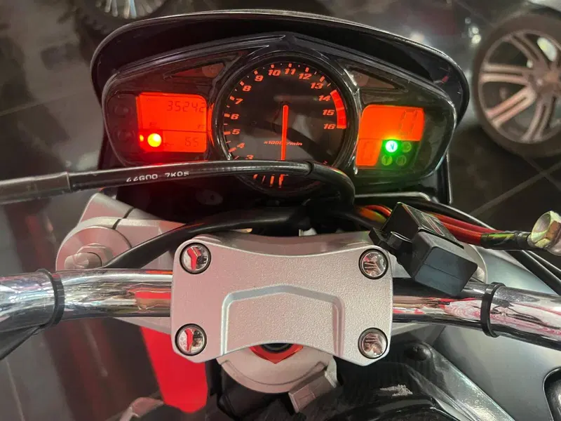 Suzuki GSR 600 (2006 - 11) (8)