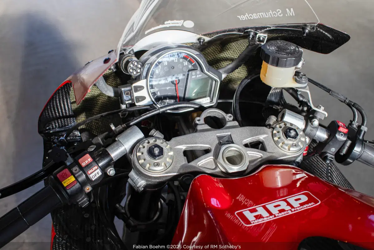 Michael Schumacher: la sua Honda CBR 1000 RR vale oro. Ecco a quanto è stata venduta [GALLERY] (3)