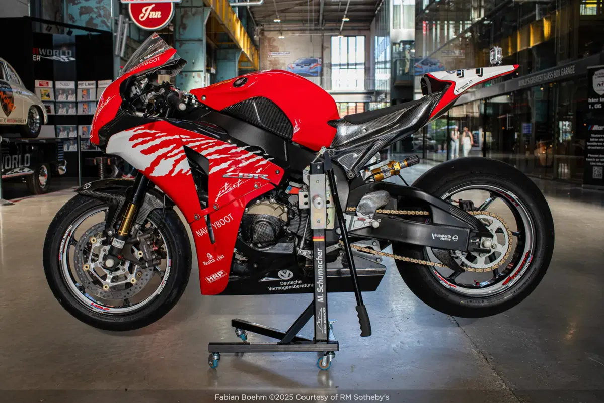 Michael Schumacher: la sua Honda CBR 1000 RR vale oro. Ecco a quanto è stata venduta [GALLERY] (7)