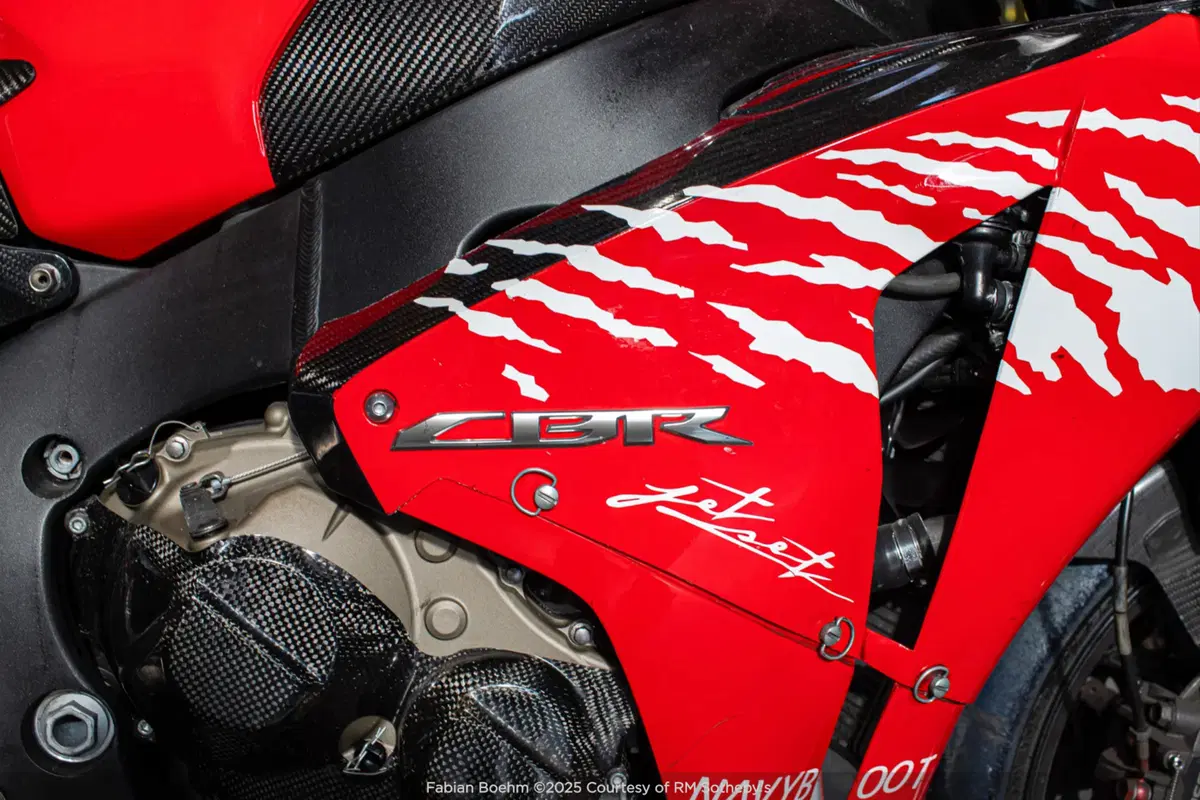 Michael Schumacher: la sua Honda CBR 1000 RR vale oro. Ecco a quanto è stata venduta [GALLERY] (4)