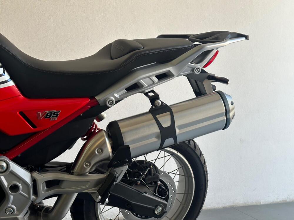 Moto Guzzi V85 TT (2024 - 25) (3)