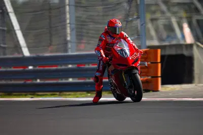 MotoGP 2025. Marc Marquez e Pecco Bagnaia si allenano al Balaton Park con le Panigale V4 S [VIDEO E GALLERY] 