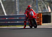 MotoGP 2025. Marc Marquez e Pecco Bagnaia si allenano al Balaton Park con le Panigale V4 S [VIDEO E GALLERY] 