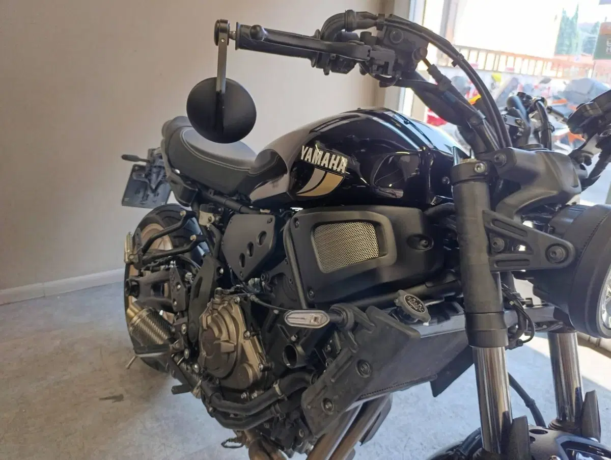 Yamaha XSR 700 (2022 - 26) (5)