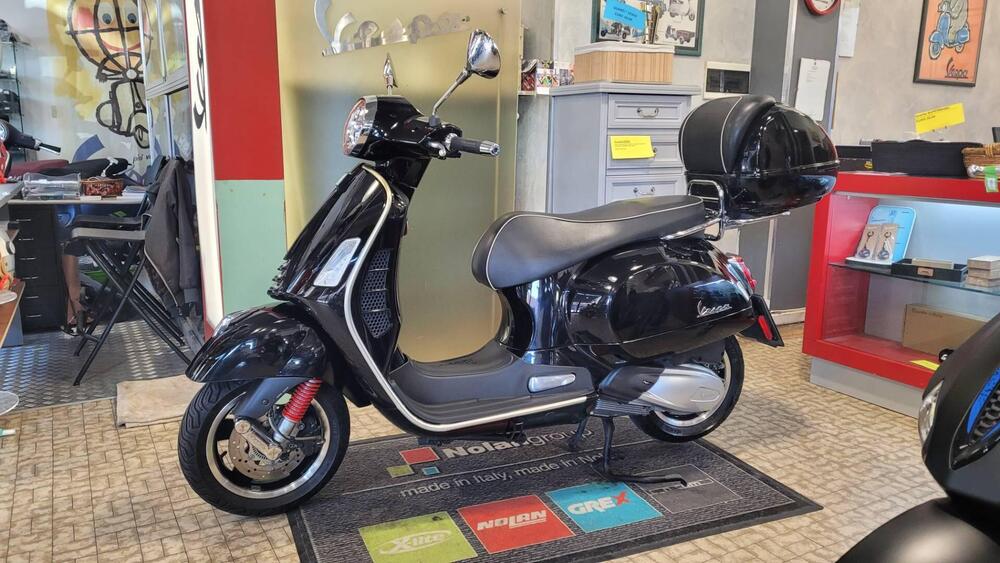 Vespa GTS 300 Super Hpe (2021 - 22) (3)