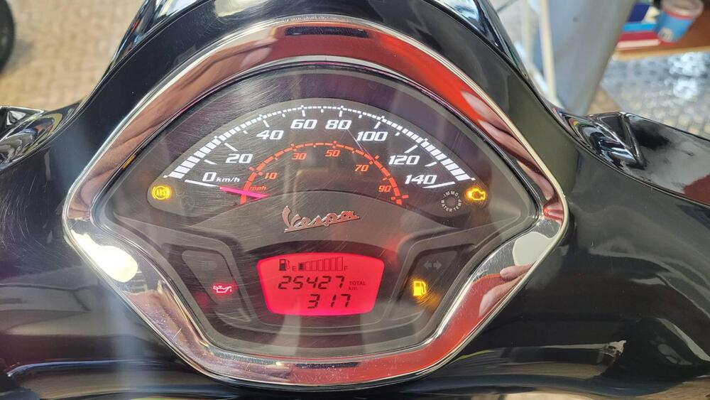 Vespa GTS 300 Super Hpe (2021 - 22) (5)