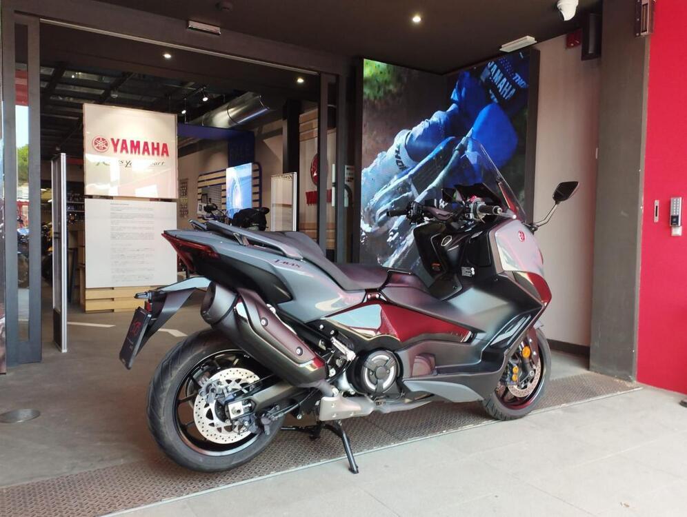 Yamaha T-Max 560 Tech Max (2022 - 24) (2)