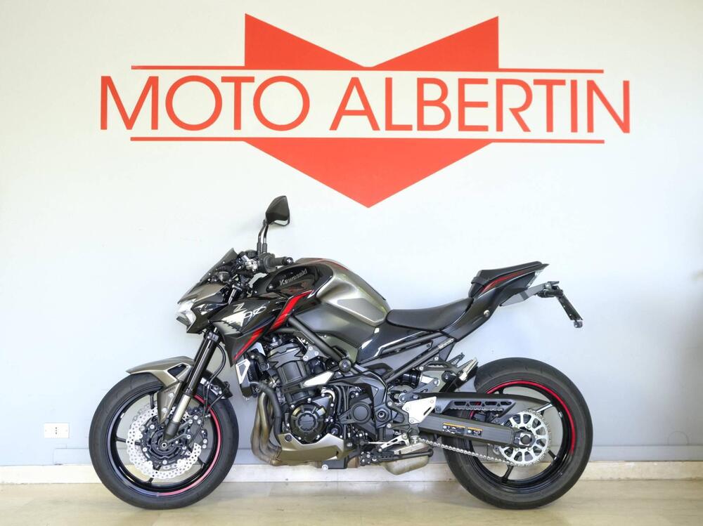 Kawasaki Z 900 (2021 - 24) (2)