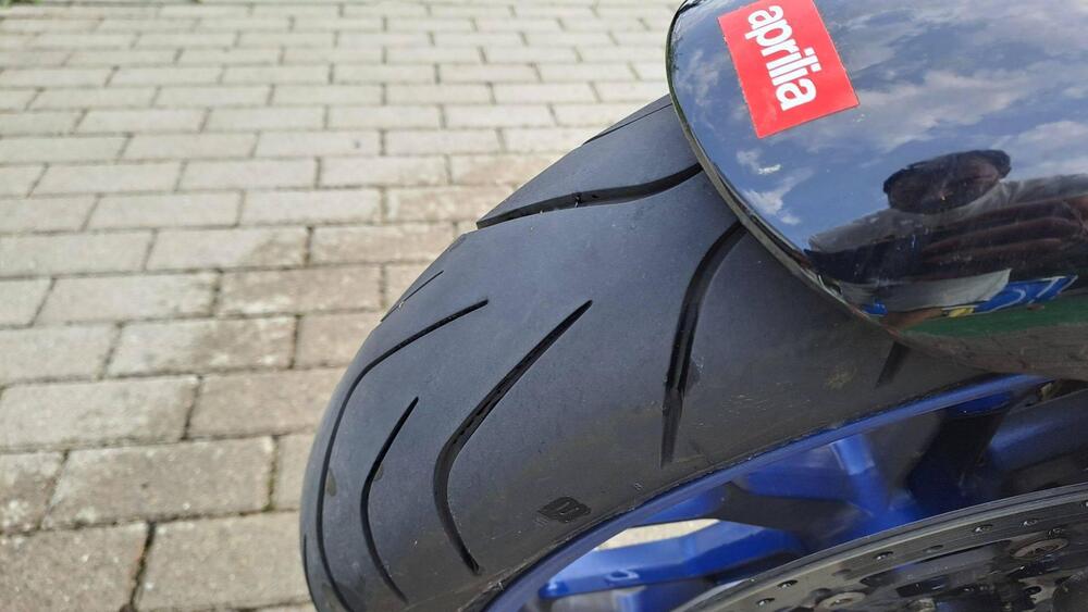 Aprilia Tuono 1000 R (2006 - 10) (5)