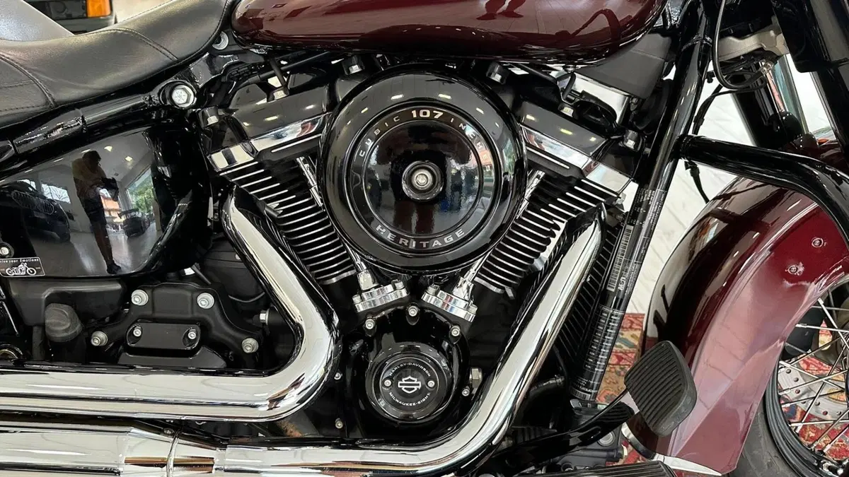 Harley-Davidson 107 Heritage Classic (2018 - 19) - FLHC (6)