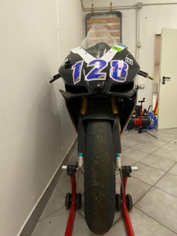 Aprilia RSV4 Factory (2009 - 12) (2)