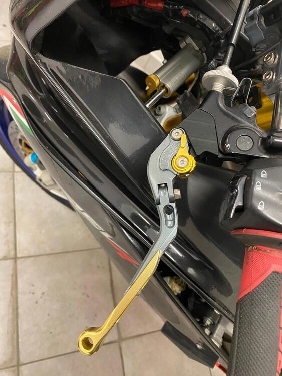 Aprilia RSV4 Factory (2009 - 12) (5)