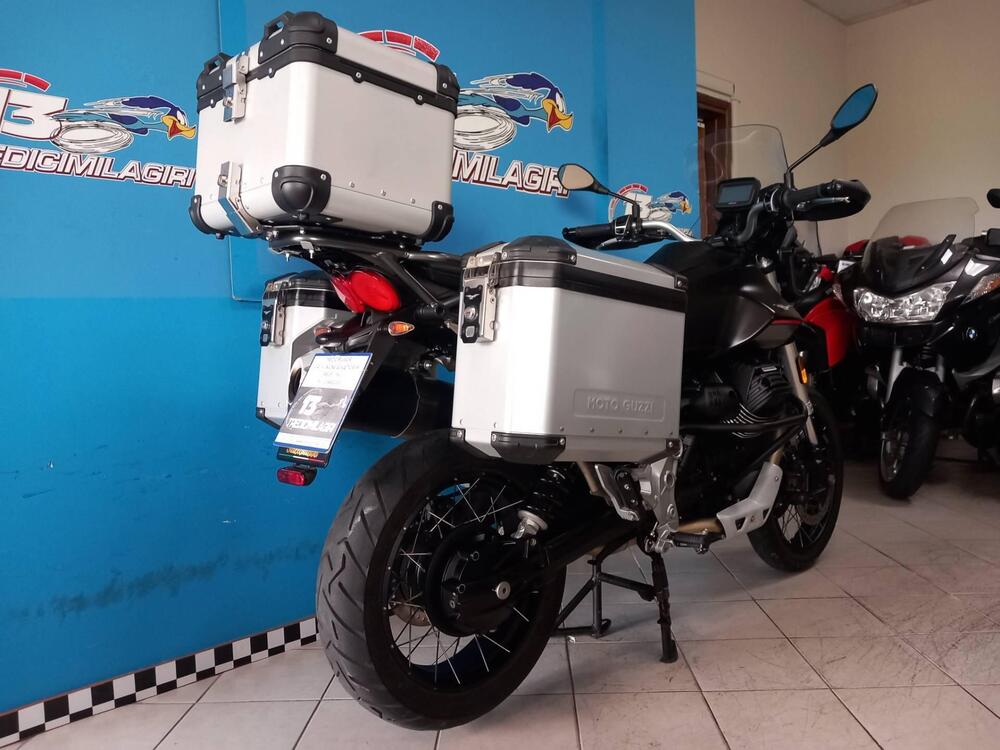 Moto Guzzi V85 TT (2021 - 23) (3)