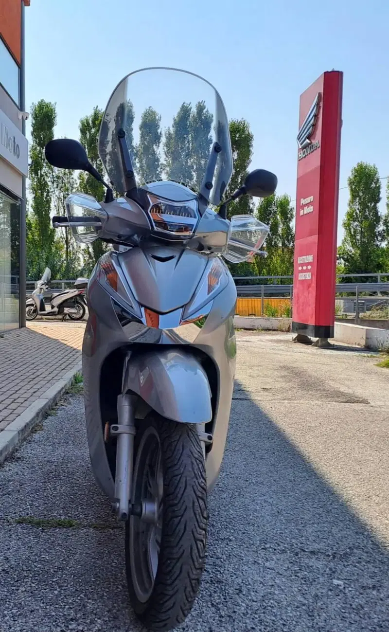 Honda SH 300 i ABS (2016 - 20) (4)