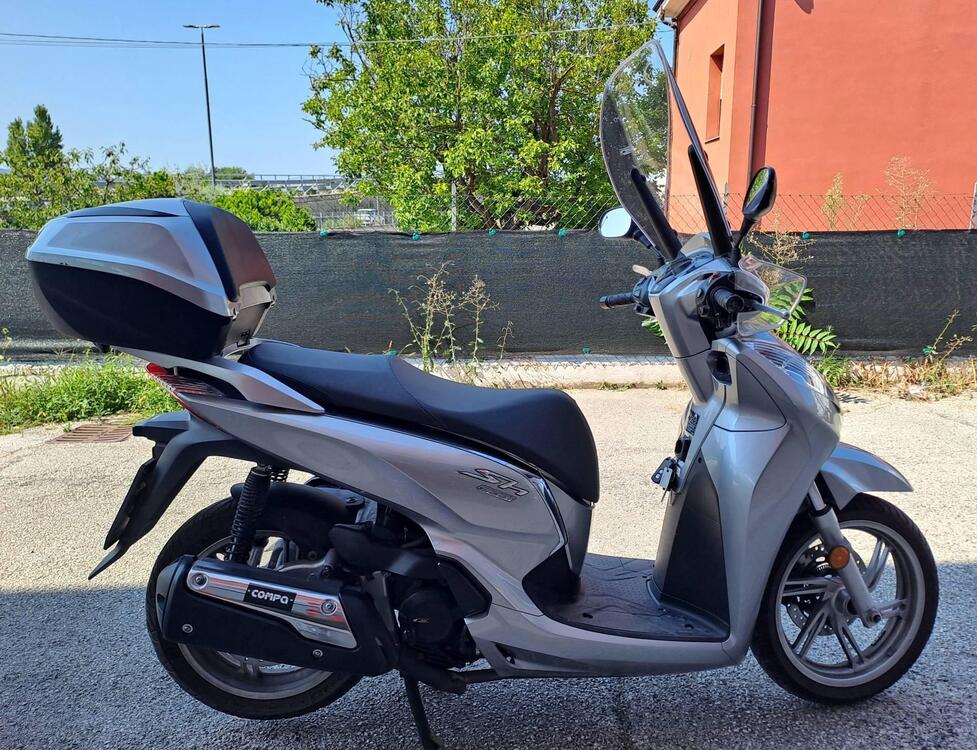 Honda SH 300 i ABS (2016 - 20) (3)