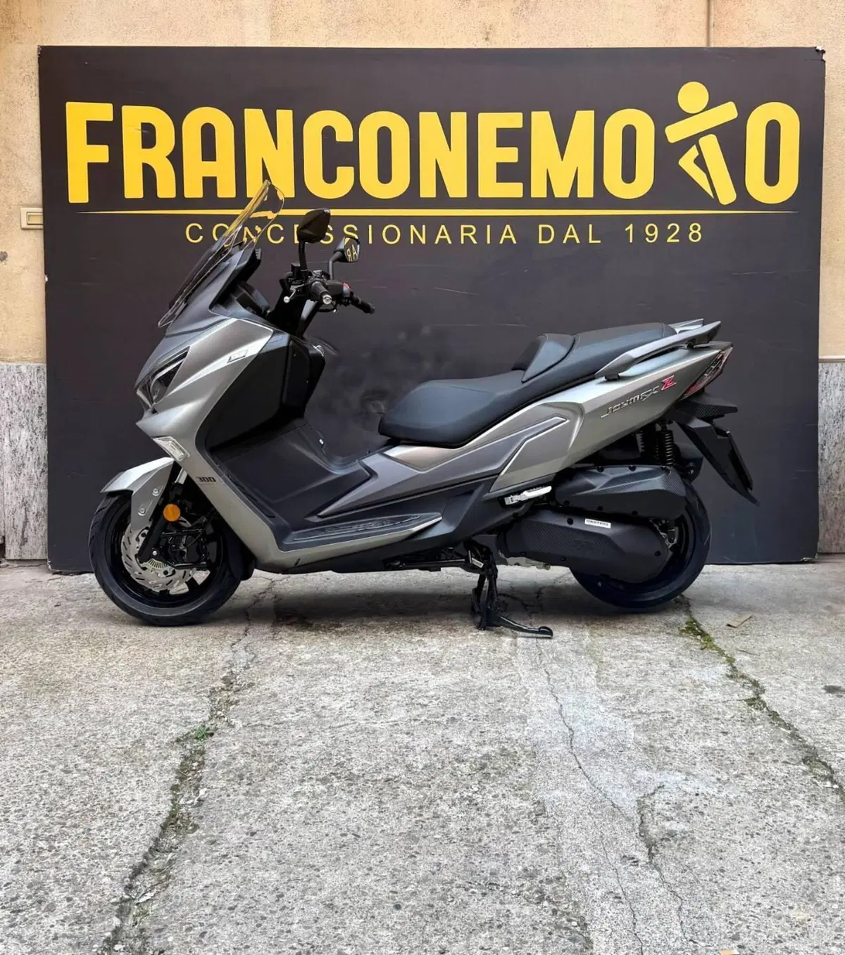 Sym Joymax 300 Z (2025 - 26) (2)