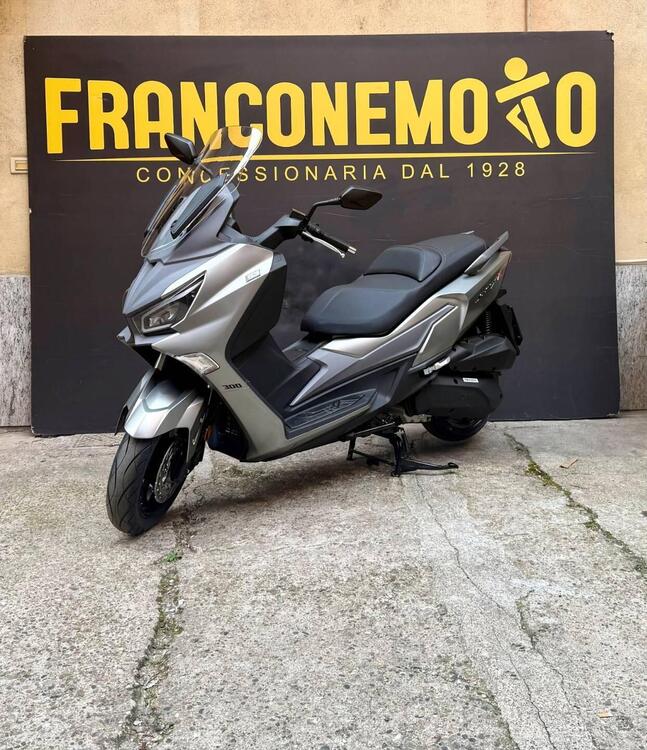 Sym Joymax 300 Z (2025) (3)