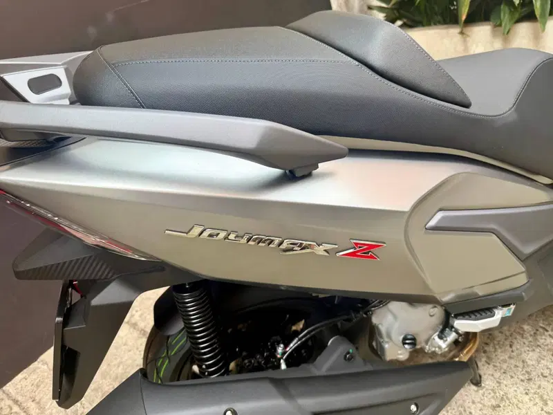 Sym Joymax 300 Z (2025 - 26) (5)