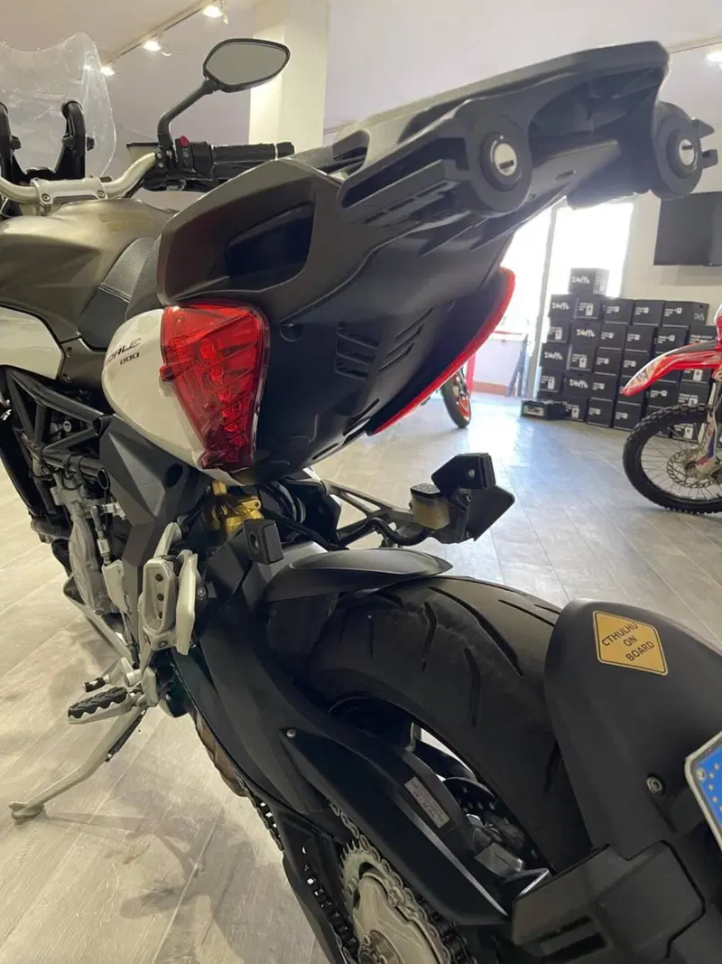 MV Agusta Stradale 800 EAS ABS (2015 - 17) (12)
