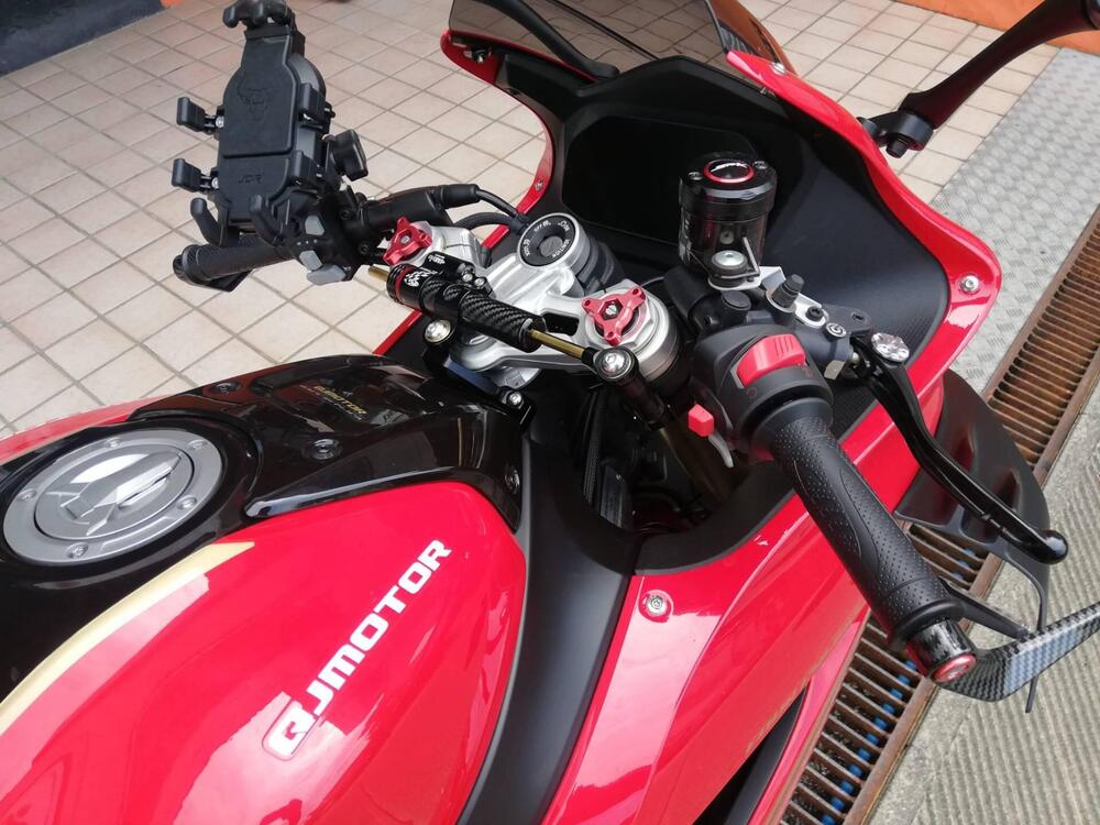 QJ Motor SRK 800 RR (2025) (5)