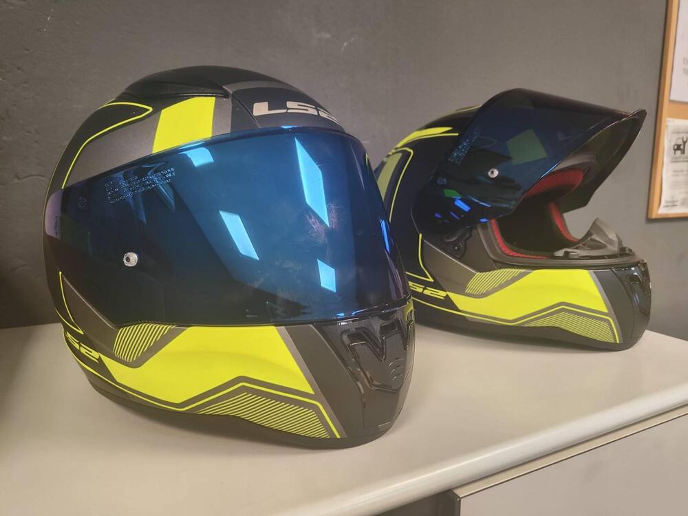 VENDO CASCHI LS2 TAGLIA L usati 1 sola stagione (4)