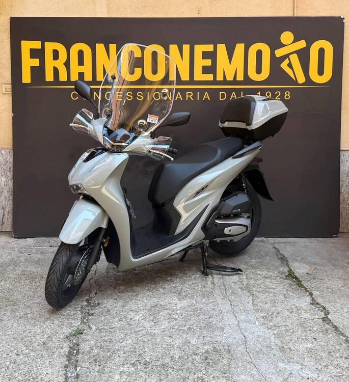 Honda SH 125i (2024 - 25) (3)