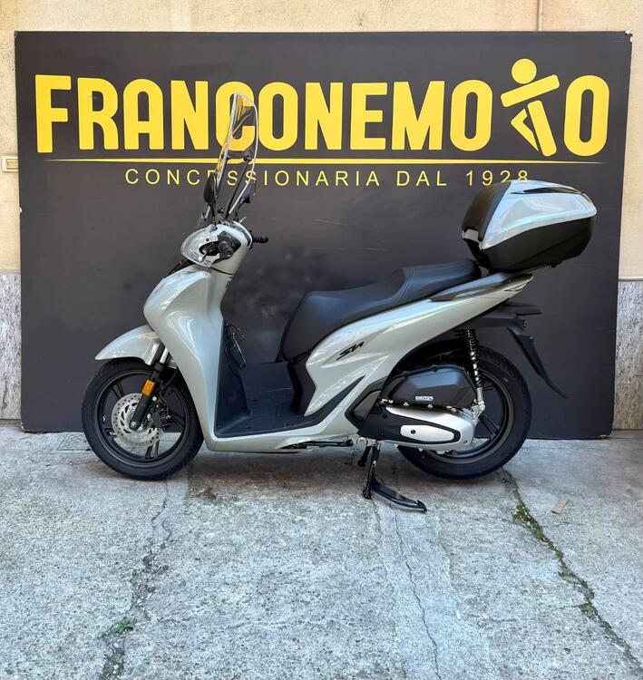 Honda SH 125i (2024 - 25) (4)