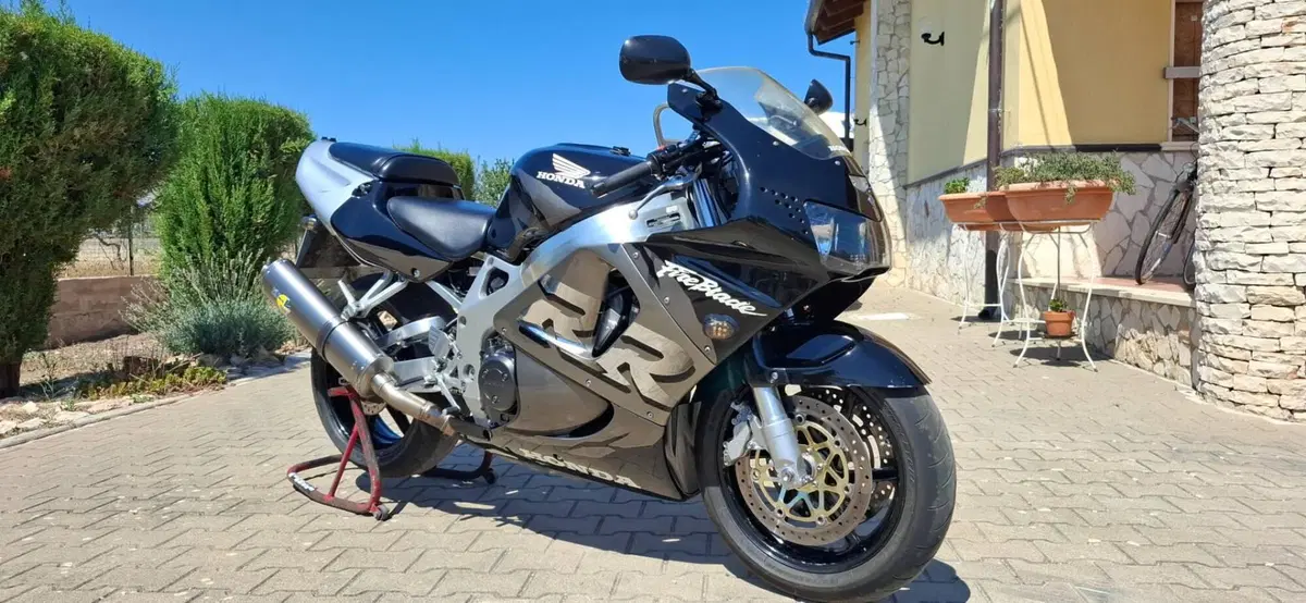 Honda CBR 900 RR (1998 - 99)