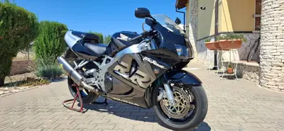 Honda CBR 900 RR (1998 - 99) usata