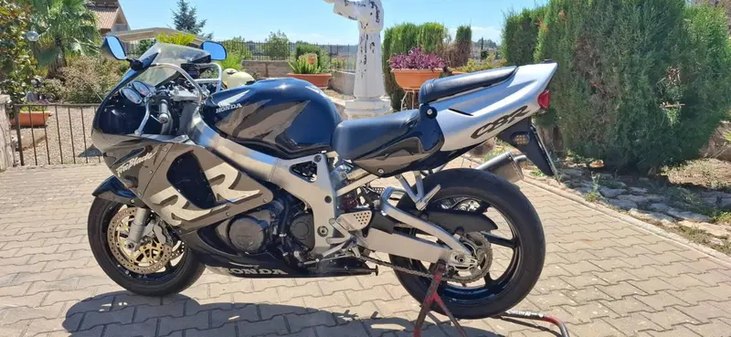 Honda CBR 900 RR (1998 - 99) (2)