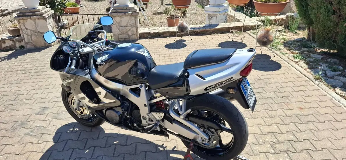 Honda CBR 900 RR (1998 - 99) (4)