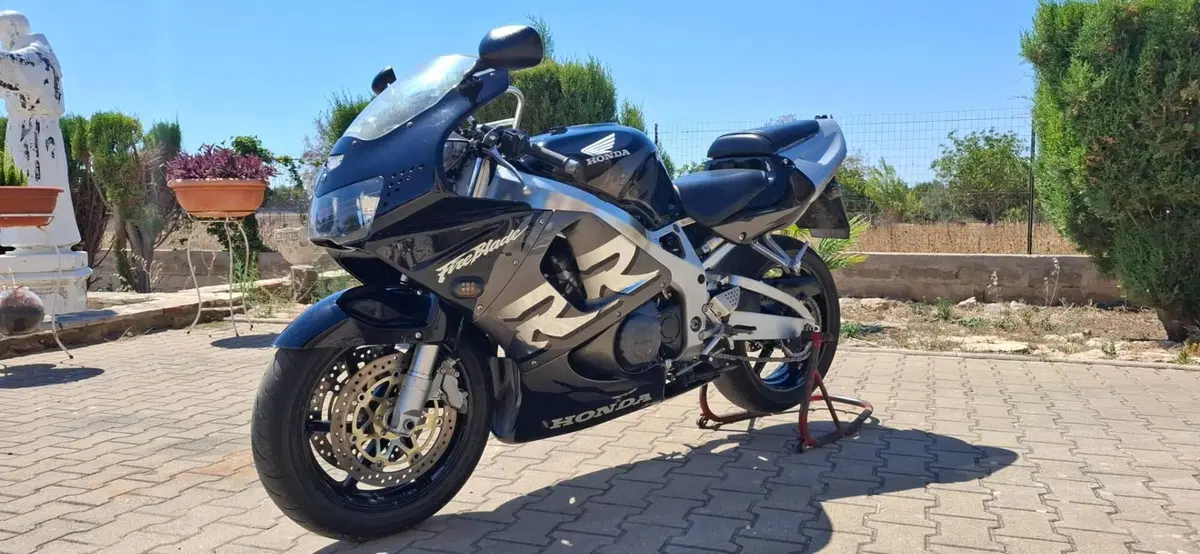 Honda CBR 900 RR (1998 - 99) (5)