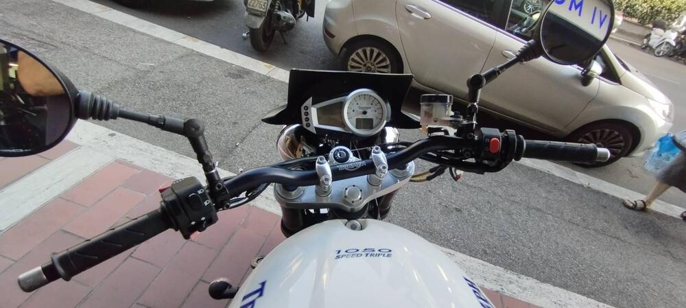 Triumph Speed Triple 1050 (2005 - 11)
