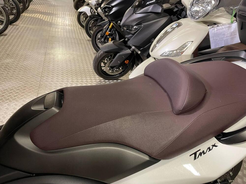 Yamaha T-Max 500 White Max (2010 - 11) (5)