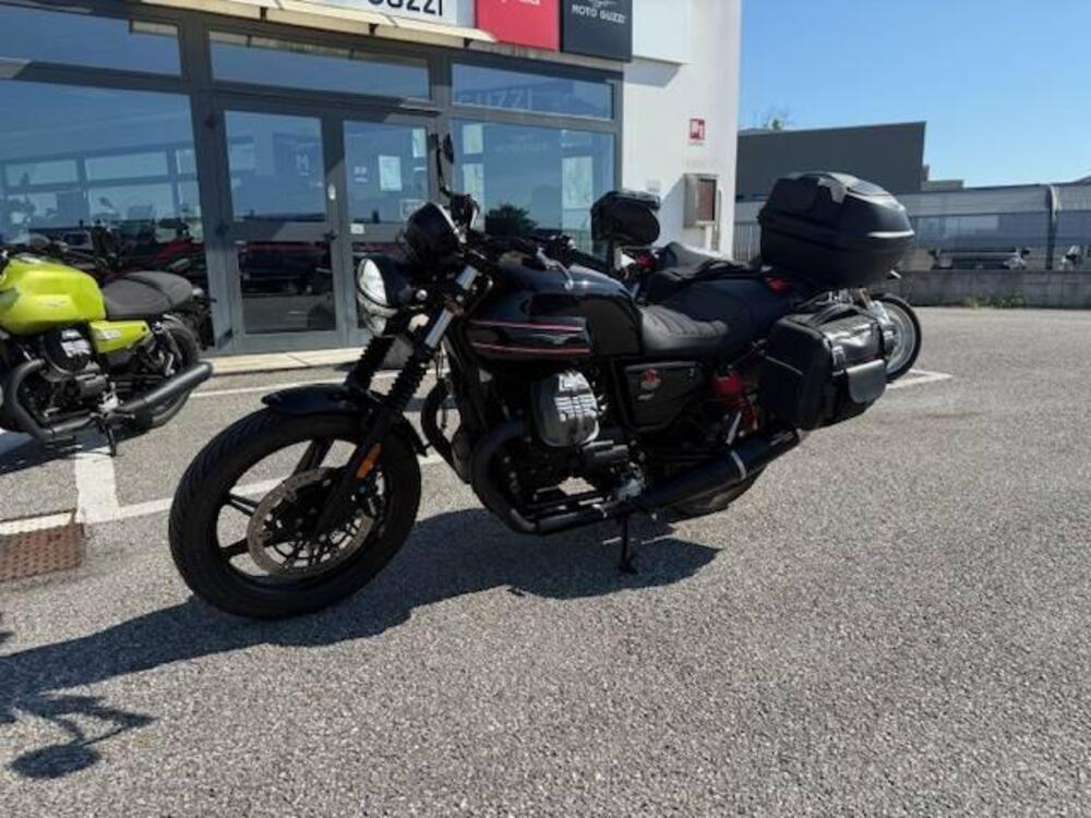 Moto Guzzi V7 Stone Special Edition (2022 - 25) (2)