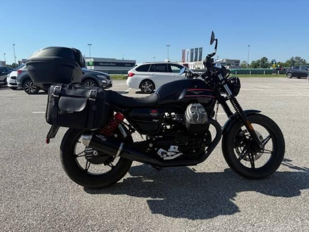 Moto Guzzi V7 Stone Special Edition (2022 - 25) (5)