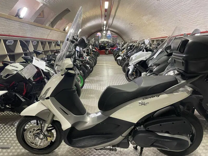 Piaggio Beverly 350 ABS (2016 - 20)