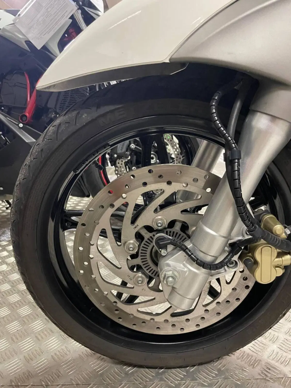 Piaggio Beverly 350 ABS (2016 - 20) (2)