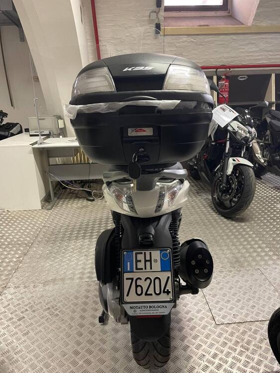 Piaggio Beverly 350 ABS (2016 - 20) (3)