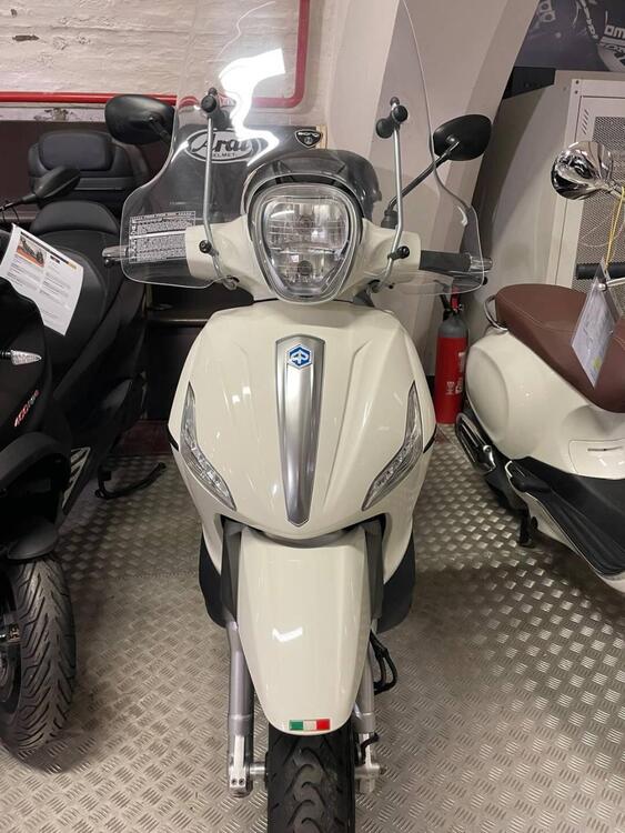 Piaggio Beverly 350 ABS (2016 - 20) (4)