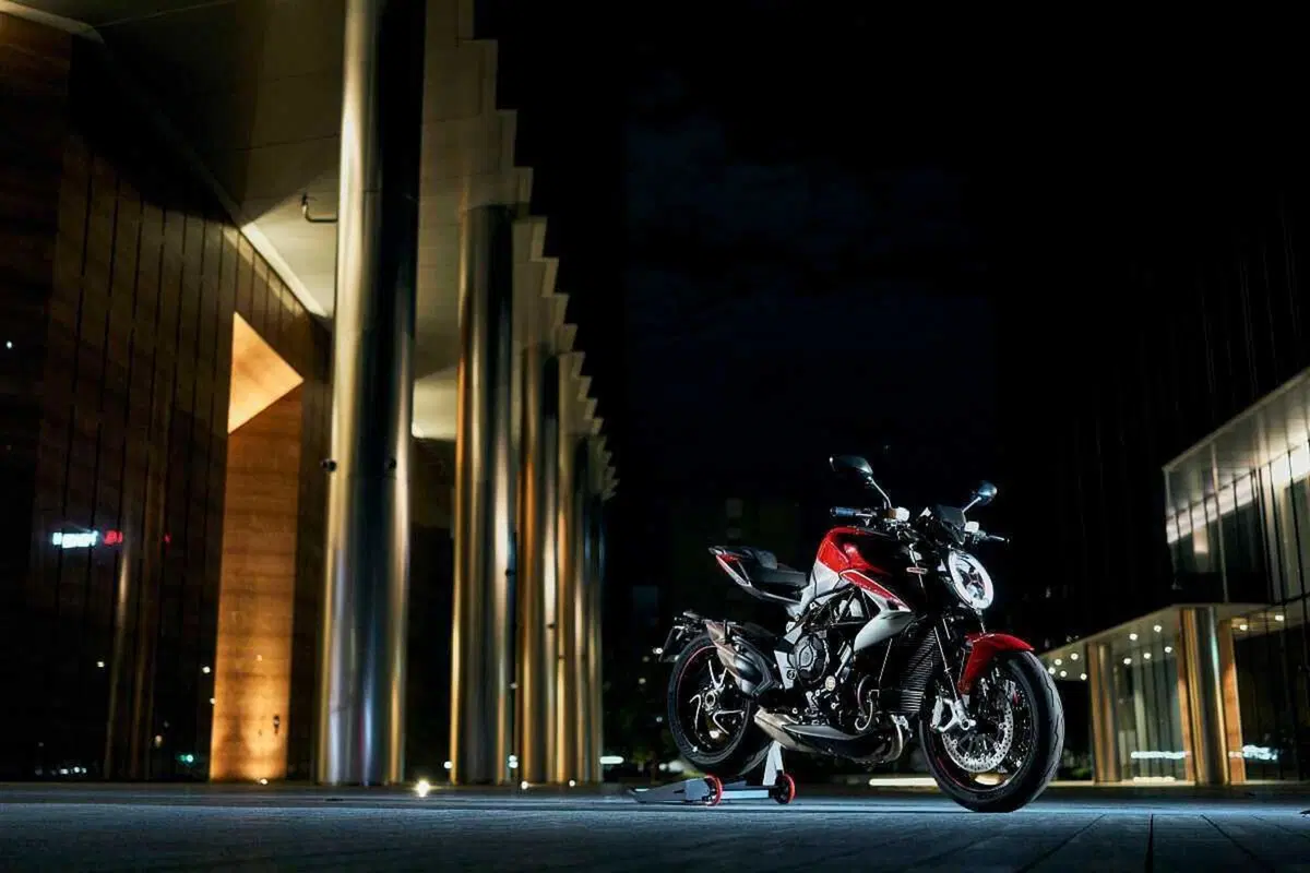 MV Agusta Brutale 800 Ottantesimo (2)