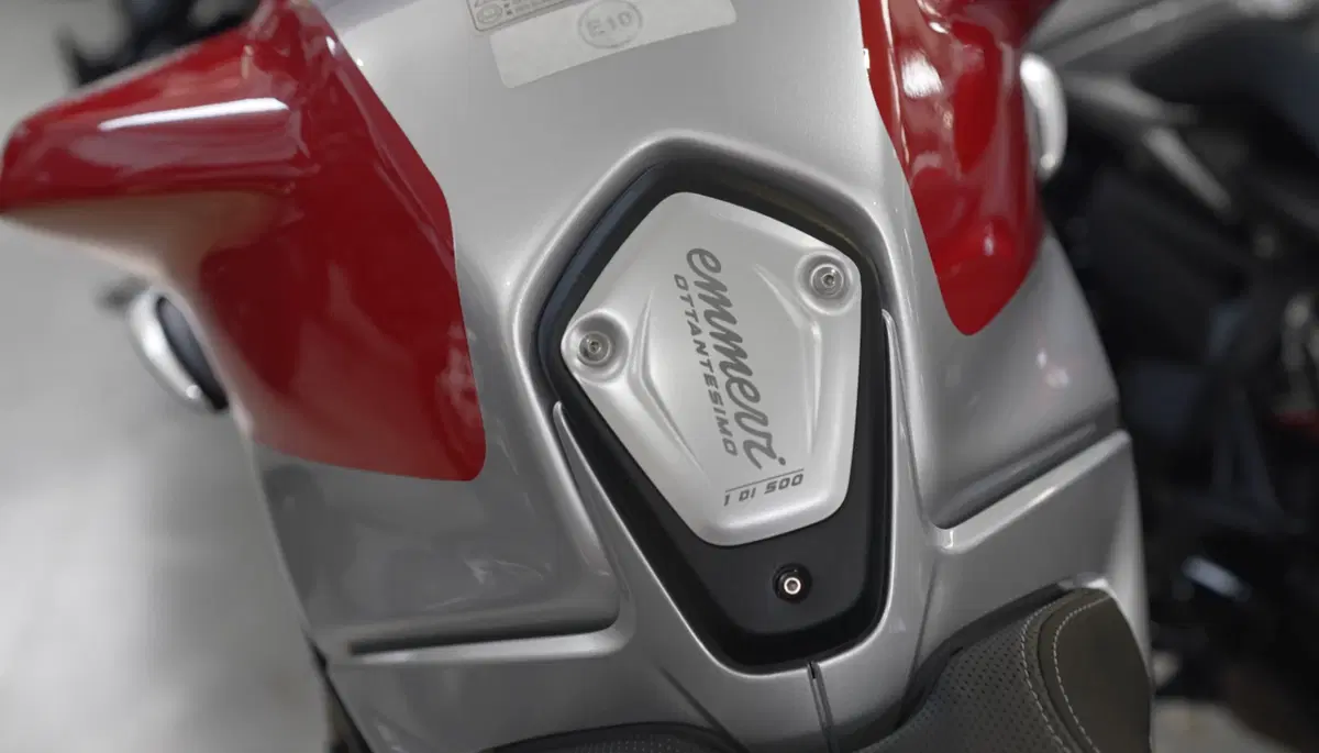 MV Agusta Brutale 800 Ottantesimo (3)