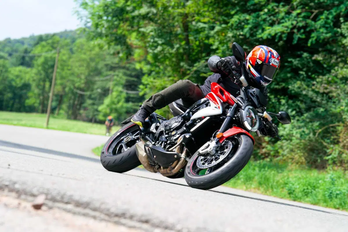 MV Agusta Brutale 800 Ottantesimo (2)