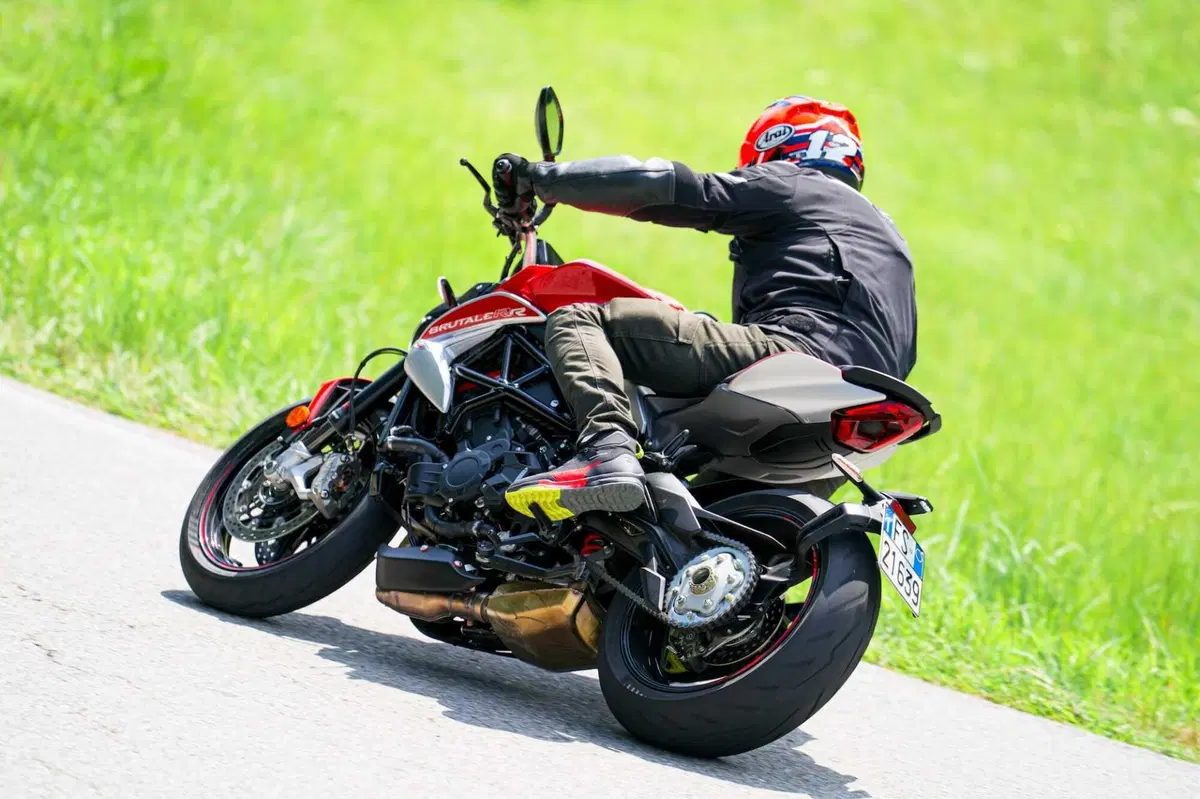 MV Agusta Brutale 800 Ottantesimo (3)