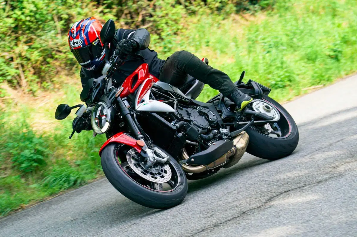 MV Agusta Brutale 800 Ottantesimo (4)
