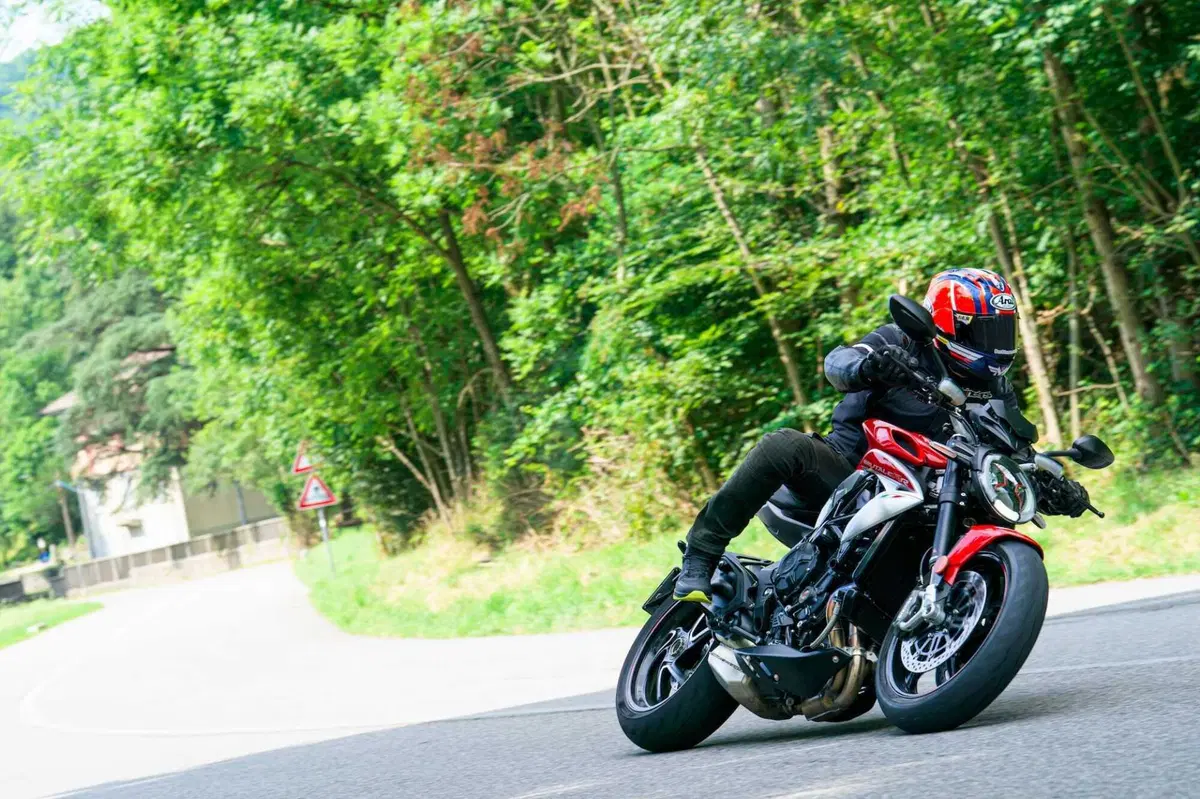 MV Agusta Brutale 800 Ottantesimo (7)